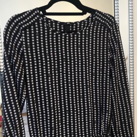 H&M • Star Pattern Cinched Dress - Picture 2 of 2